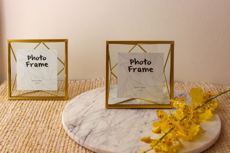 FLOATING PHOTO FRAMES SMALL 2